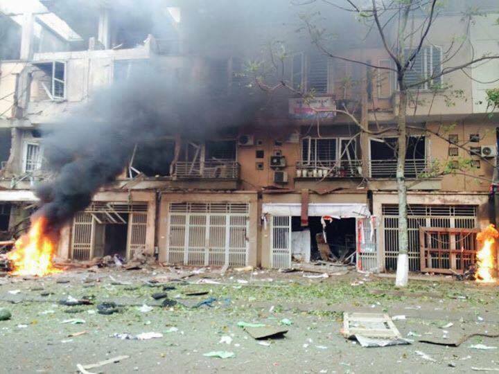 Khoảnh khắc phát nổ như bom tại khu đô thị Văn Phú