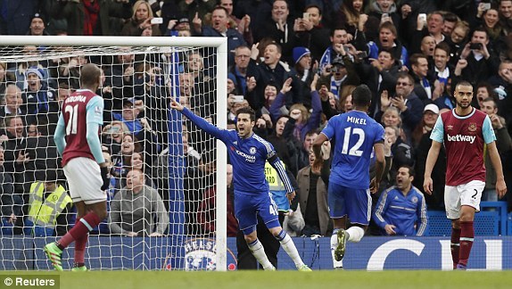 Fabregas tỏa sáng