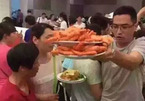 Khách Trung Quốc muối mặt ở Thái Lan vì tranh cướp ăn buffet