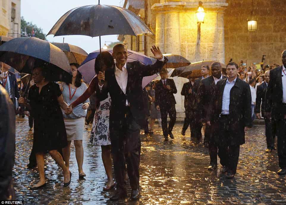 Obama đội mưa thăm Havana
