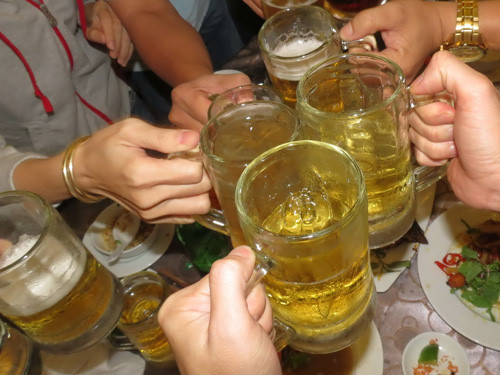 Rượu bia lo bị thuế sờ gáy bất cứ lúc nào