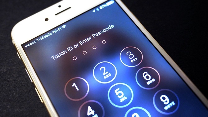 Apple hoang mang vì FBI có