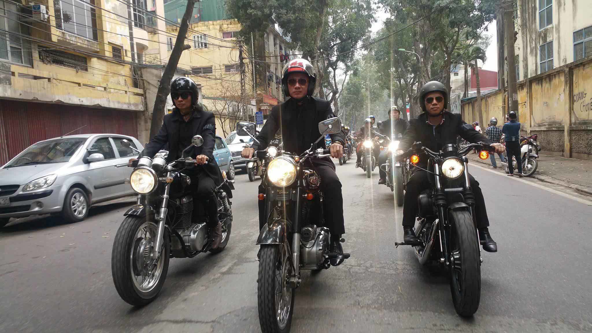 Tiếng mô tô quen thuộc tiễn Trần Lập về nơi chín suối