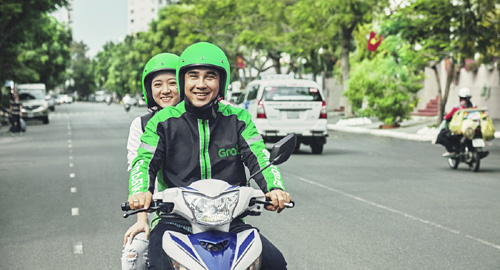 Tài xế xe ôm ‘đắt sô’ nhờ công nghệ