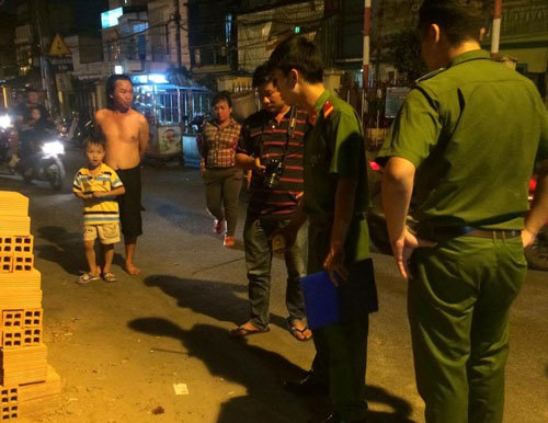 Hai thanh niên đâm chém như phim trên đường phố Sài Gòn