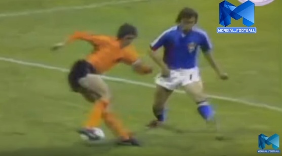 Những khoảnh khắc bất tử của huyền thoại Johan Cruyff
