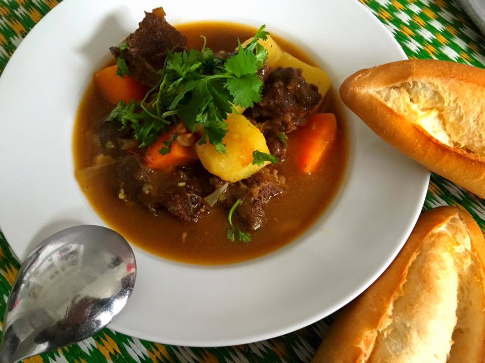 Cái kết bất ngờ của chồng Việt vào bếp nấu cho vợ đẻ