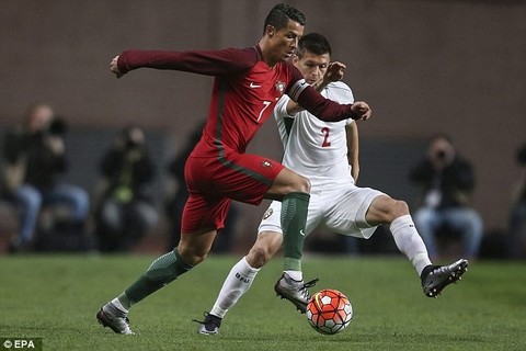 Ronaldo hỏng 11m, Bồ Đào Nha ôm hận trước Bulgaria
