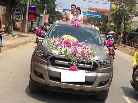 Màn rước dâu bằng xe bán tải độc đáo tại Phú Thọ