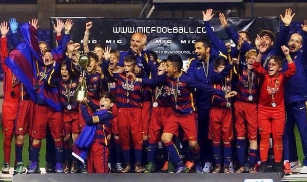 Barca khiến Real ôm hận trong trận ‘mini El Clasico’