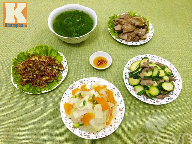 Bữa cơm thơm ngon và hấp dẫn cho cả nhà