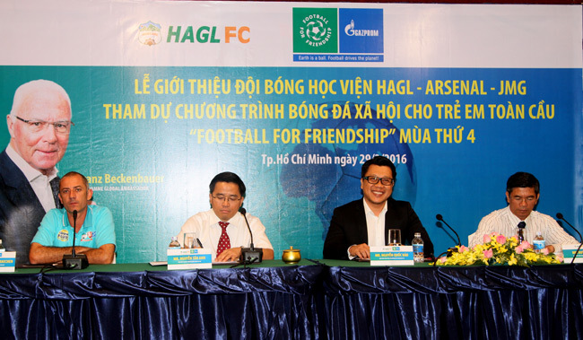 Đàn em Công Phượng sắp được gặp Hoàng đế Beckenbauer