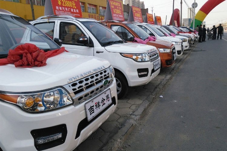 Xe sang Audi, BMW đồng giá 80 triệu tại “vỉa hè” Trung Quốc