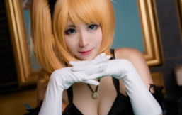 Màn cosplay ca sĩ Vocaloid đẹp miễn chê của nữ coser xinh đẹp