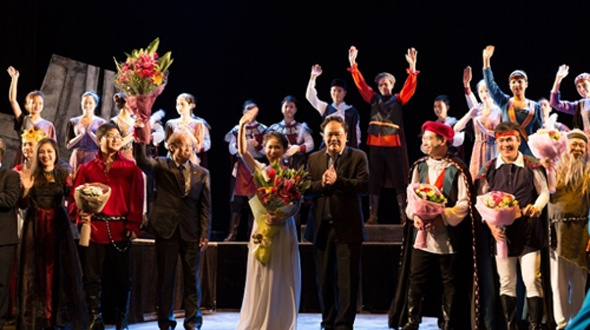 Nghệ sĩ Việt Nam diễn Hamlet ở Singapore