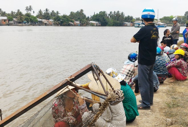 Nhảy sông cứu thú cưng, thanh niên mất tích