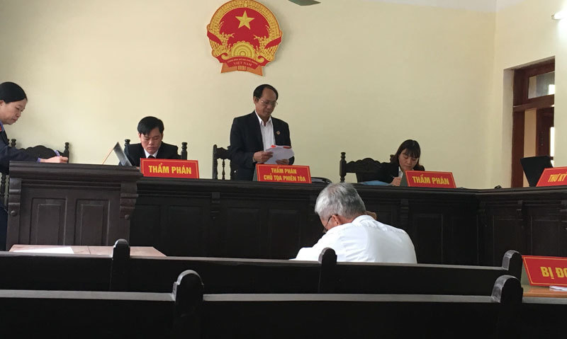 Vụ siết nợ xôn xao Điện Biên: Tạm đình chỉ chờ chứng cứ