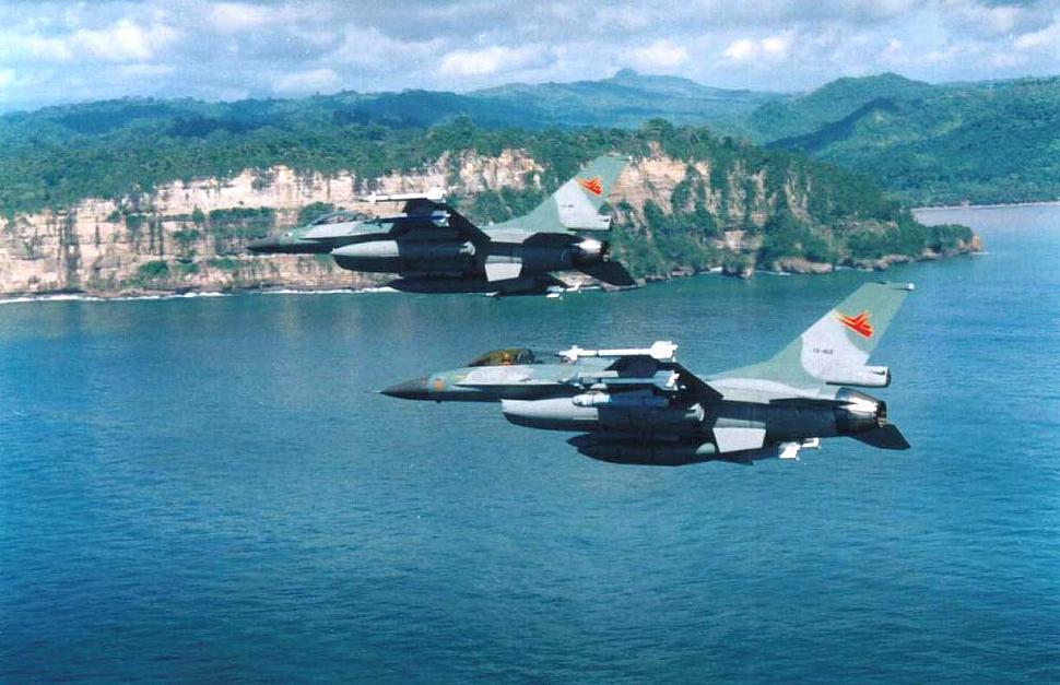 Indonesia triển khai chiến cơ F-16 bảo vệ biển Đông