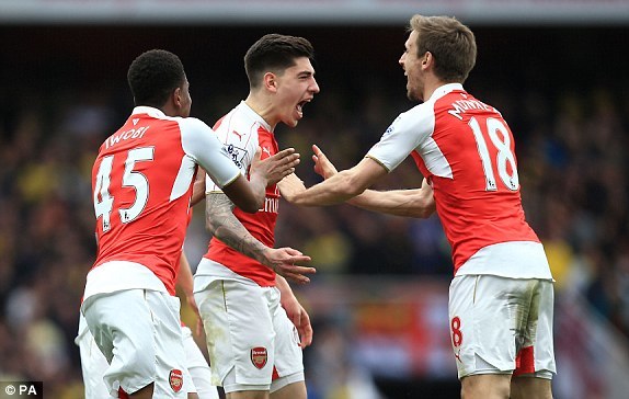 Walcott ghi bàn ấn định tỷ số 4-0 cho Arsenal