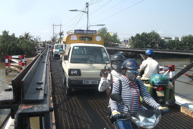 Phát hoảng với những cây cầu xuống cấp trầm trọng tại TP.HCM