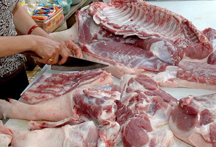 Liều ăn thịt sống để phân biệt lợn sạch, lợn bẩn