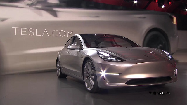 Ô tô điện Tesla: Bán 2 ngày, thu 10 tỷ USD