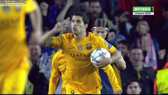 Suarez đệm bóng cận thành san bằng tỷ số