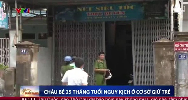 Bé 25 tháng tuổi nguy kịch vì sặc thức ăn ở trường