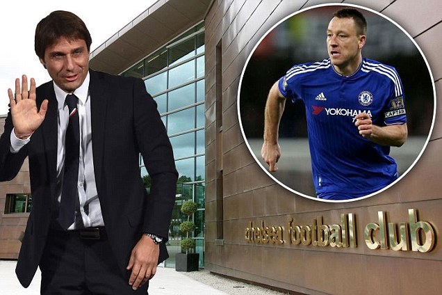 Conte bất ngờ gặp sao Chelsea bàn chuyện lớn