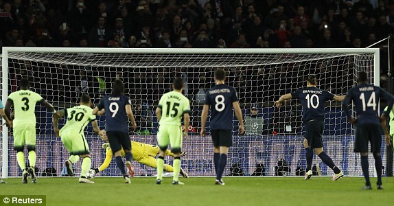 Ibrahimovic sút trượt penalty