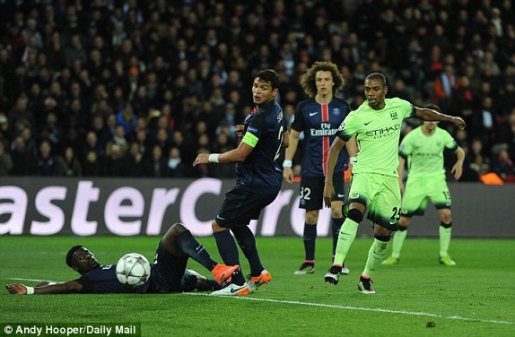 Đá kiên cường, Man City xuất sắc cầm hòa PSG