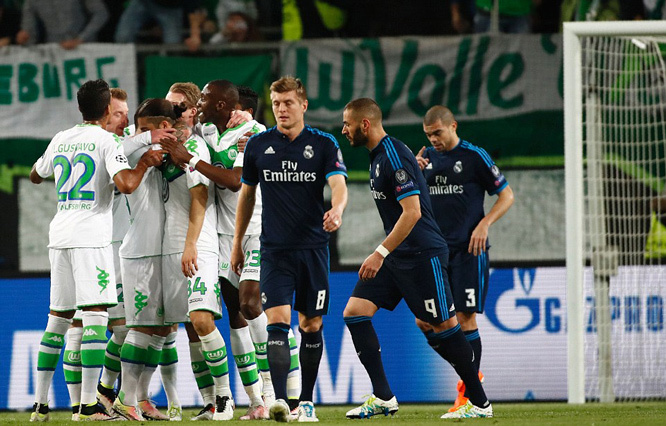 Real thua vỡ mặt trên sân Wolfsburg
