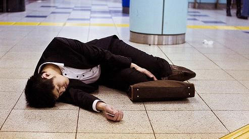 Bi kịch của những người tử vong vì làm việc quá sức