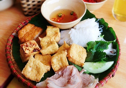 Trưa cuối tuần với bún đậu ngon ở Hà Nội
