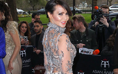 MC này chưa từng thấy ngại khi khoe vẻ sexy trên thảm đỏ