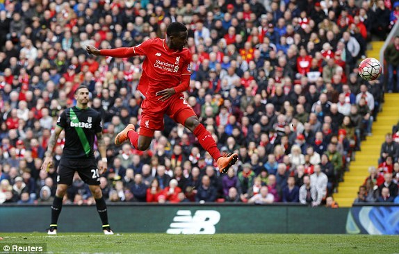 Liverpool bùng nổ, vùi dập Stoke City