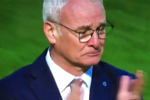 HLV Ranieri bật khóc sau trận thắng Sunderland
