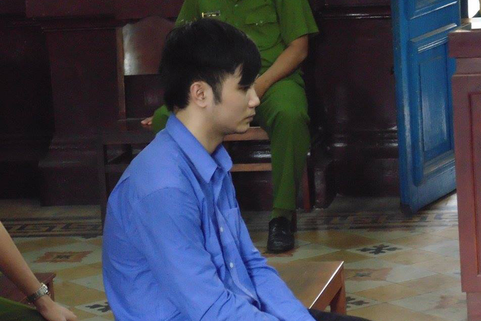 Nữ sinh thoát chết dưới tay người yêu cũ