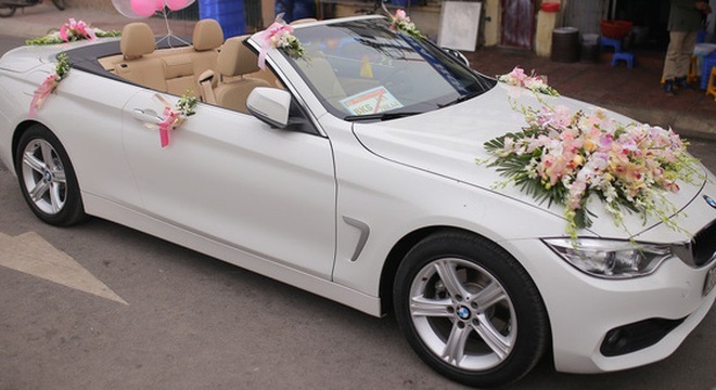 Những chiếc xe hoa sang nhất xịn nhất trong đám cưới của đại gia Hà Thành