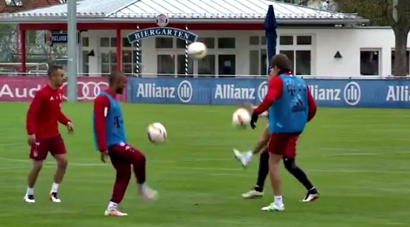 Xem bài tập cực dị của cầu thủ Bayern Munich