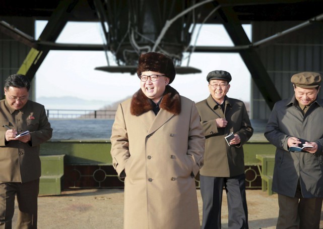 Vì sao Triều Tiên bỗng dưng công bố tên lửa đạn đạo?