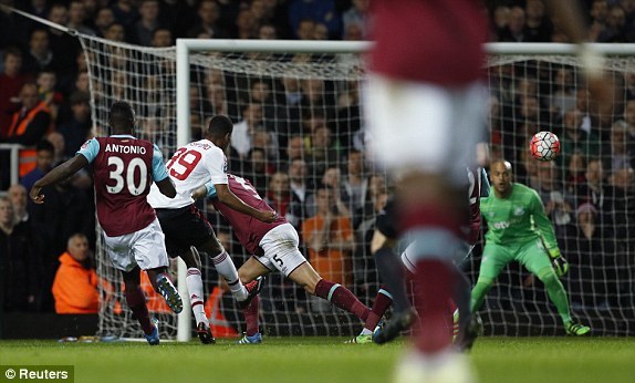 Rasford ghi bàn mở tỷ số cho MU