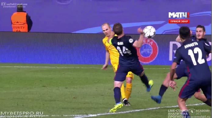 Trọng tài bỏ lỡ quả penalty của Barca