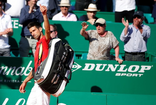 Những hình ảnh cay đắng của Djokovic ở Monte Carlo