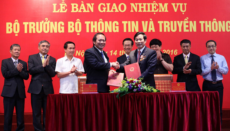 Bàn giao nhiệm vụ Bộ trưởng TT&TT cho ông Trương Minh Tuấn