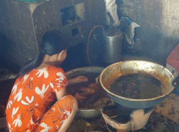 Cách phân biệt thịt gà vịt được nhổ lông bằng hóa chất