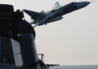 Vì sao Mỹ không bắn máy bay Nga lượn sát tàu chiến?