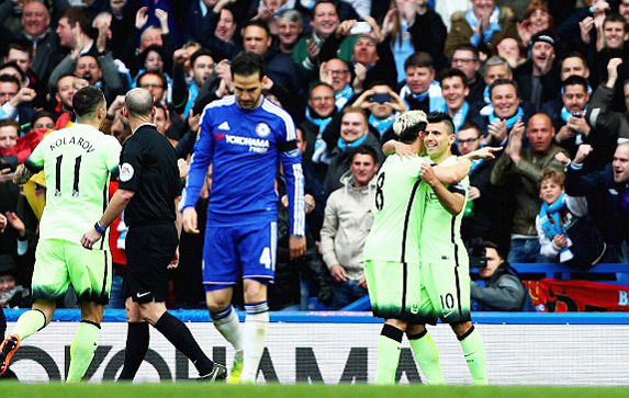 Aguero nổ hat-trick, Man City nhấn chìm Chelsea