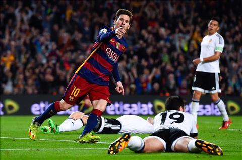 Messi lập siêu thành tích trong ngày buồn của Barca