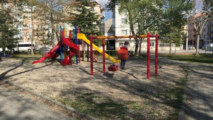 Thổ chấn động vụ giáo viên ấu dâm 10 đứa trẻ